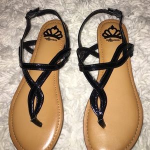 Sandals by Fergie😍