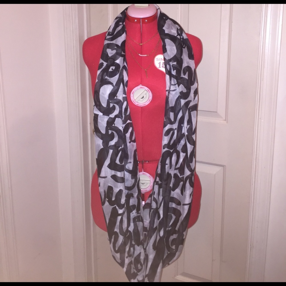 H&M Abstract Motif Infinity Scarf