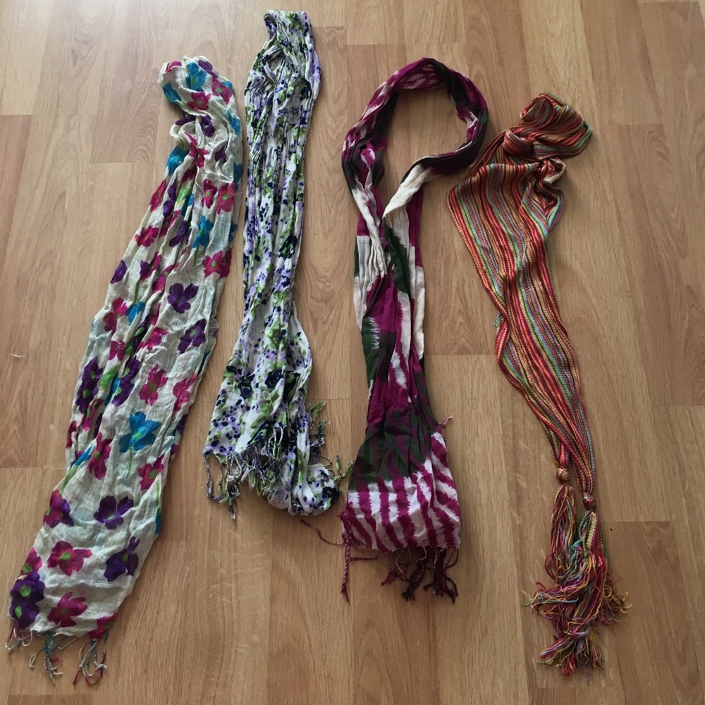 Light weight scarves