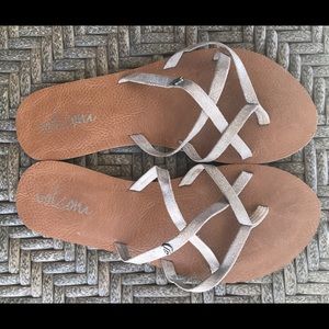 Volcom flip flops