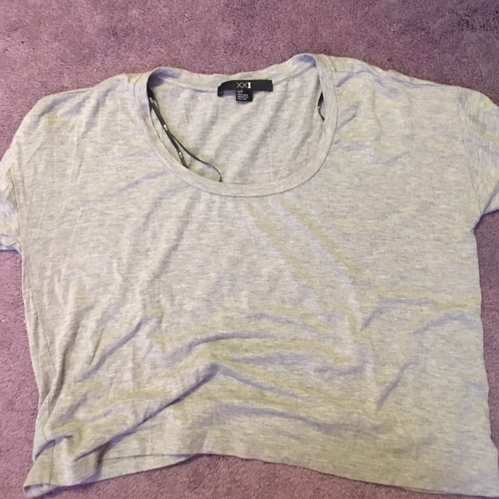 Two crop tops - Picture 2 of 5