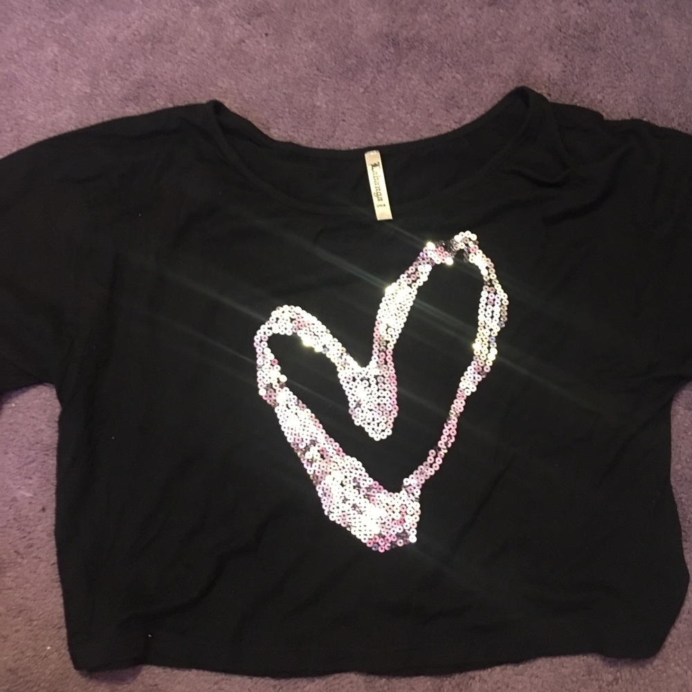 Two crop tops - Picture 4 of 5