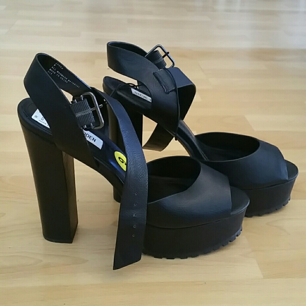 Steve madden Platform strappy sandals