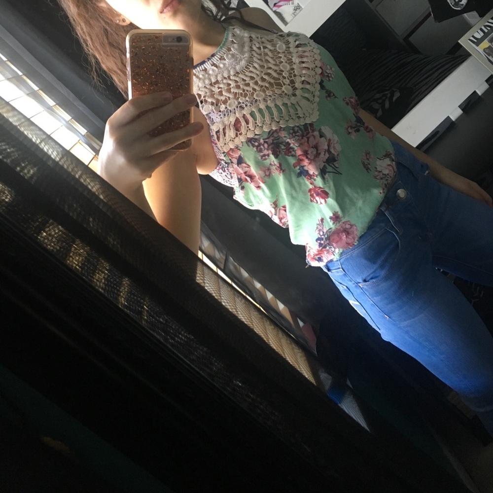Rue 21 turquoise flower tank with lace front
