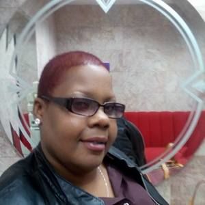 Meet your Posher, Mona