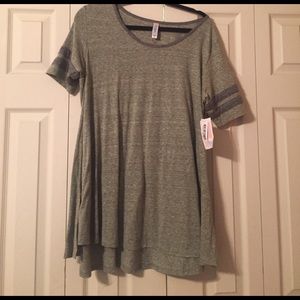 LuLa Roe Perfect Tee