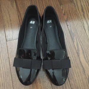 H&M bow loafers flats black patent size 7