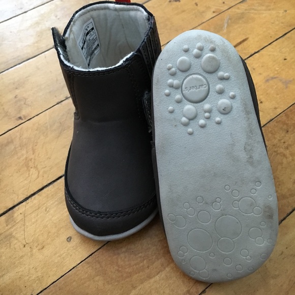 Boys Carters Boots Size 5 - Picture 3 of 4