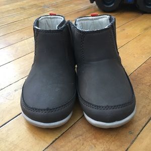 Boys Carters Boots Size 5