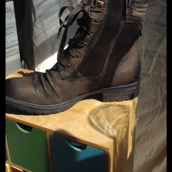 Meet your Posher, True Lovely One - Picture 2 of 4