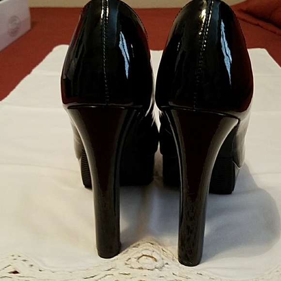 Shoes - Picture 3 of 3