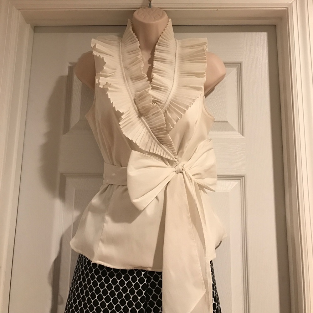 Beautiful Adrianna Papell White Blouse Sz. 6