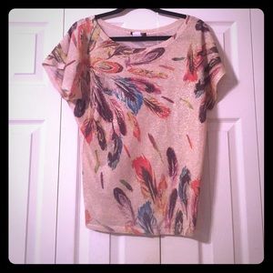 Body central shirt With multi color feathers