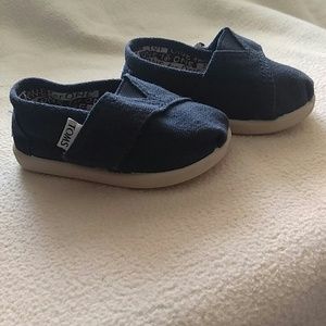 Toms navy blue baby shoes