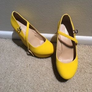 Yellow wedges