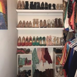 A plethora of clothes/shoes will be up soon 👗👠👛