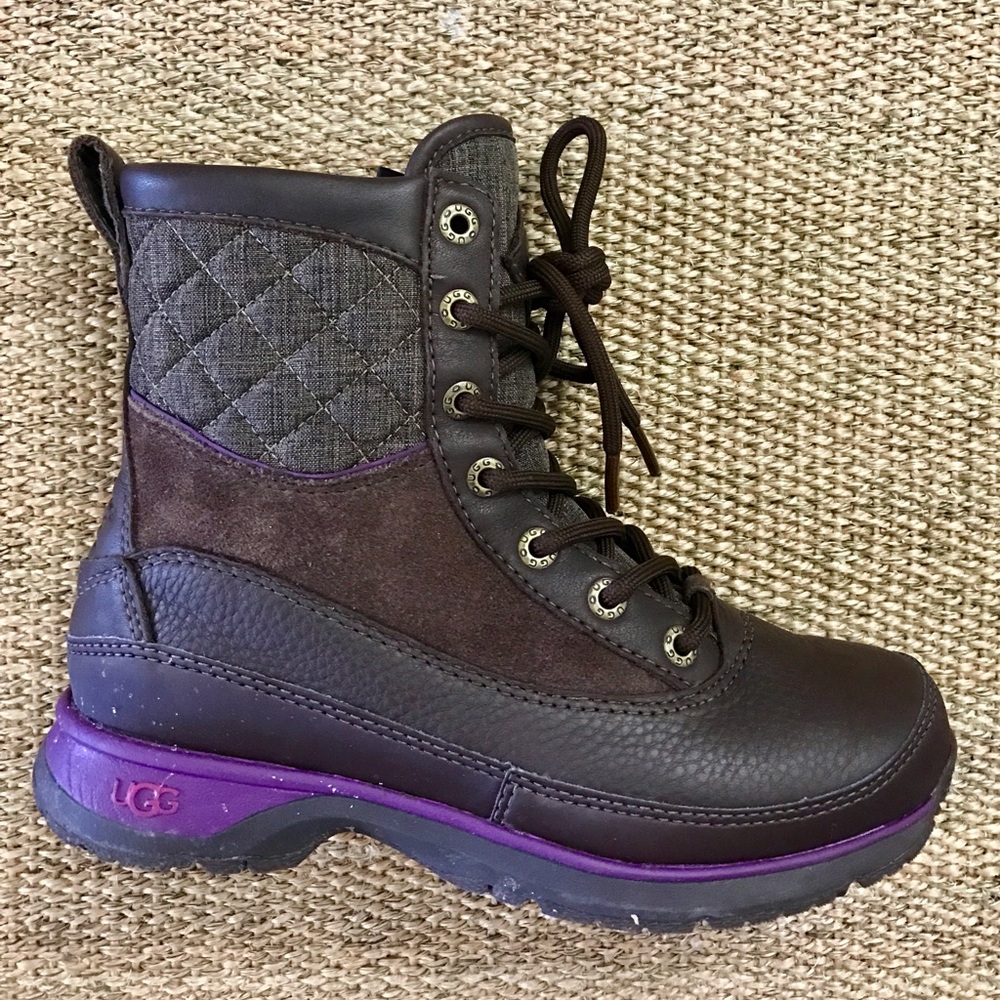 Authentic UGG Carora waterproof thinsulate