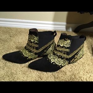 🚫SOLD🚫 H & M  Black Booties