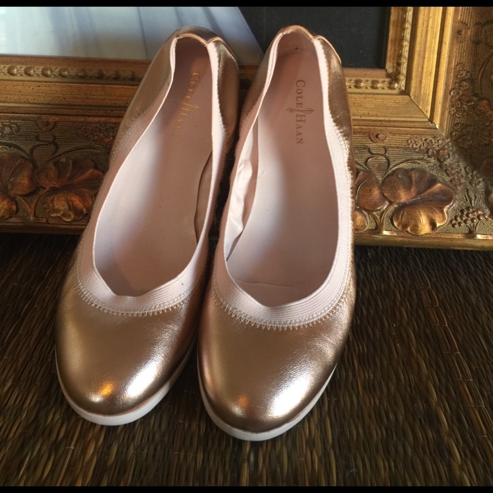 Cole Haan like new. Rose gold