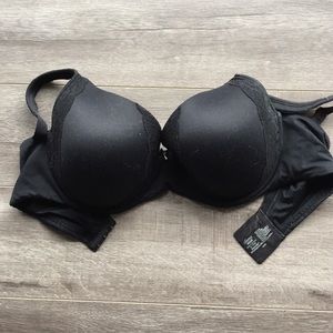 Soma Lace detailed black bra.