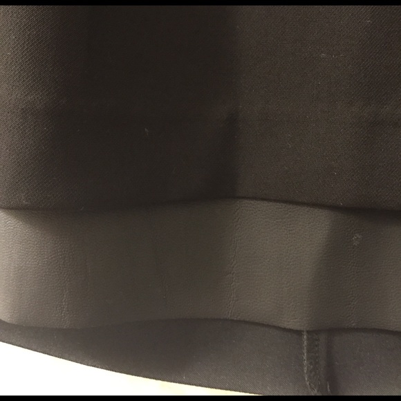 Express size 6 skirt with leather detail - Picture 3 of 4