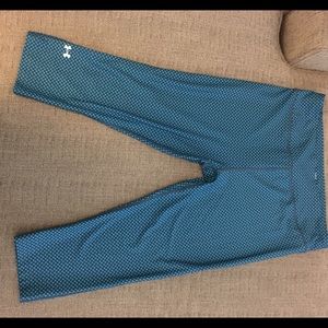 Under Armour crop compression leggings