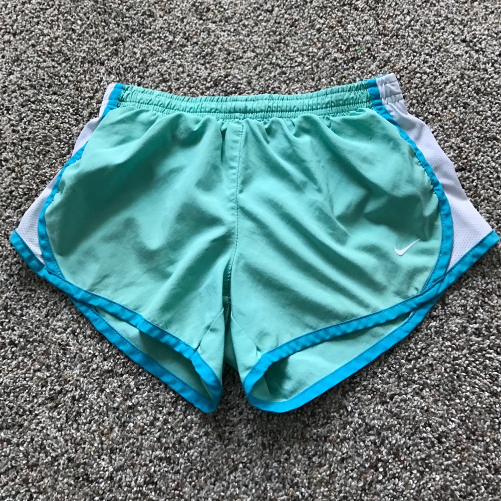 Girls size small mint green Nike shorts