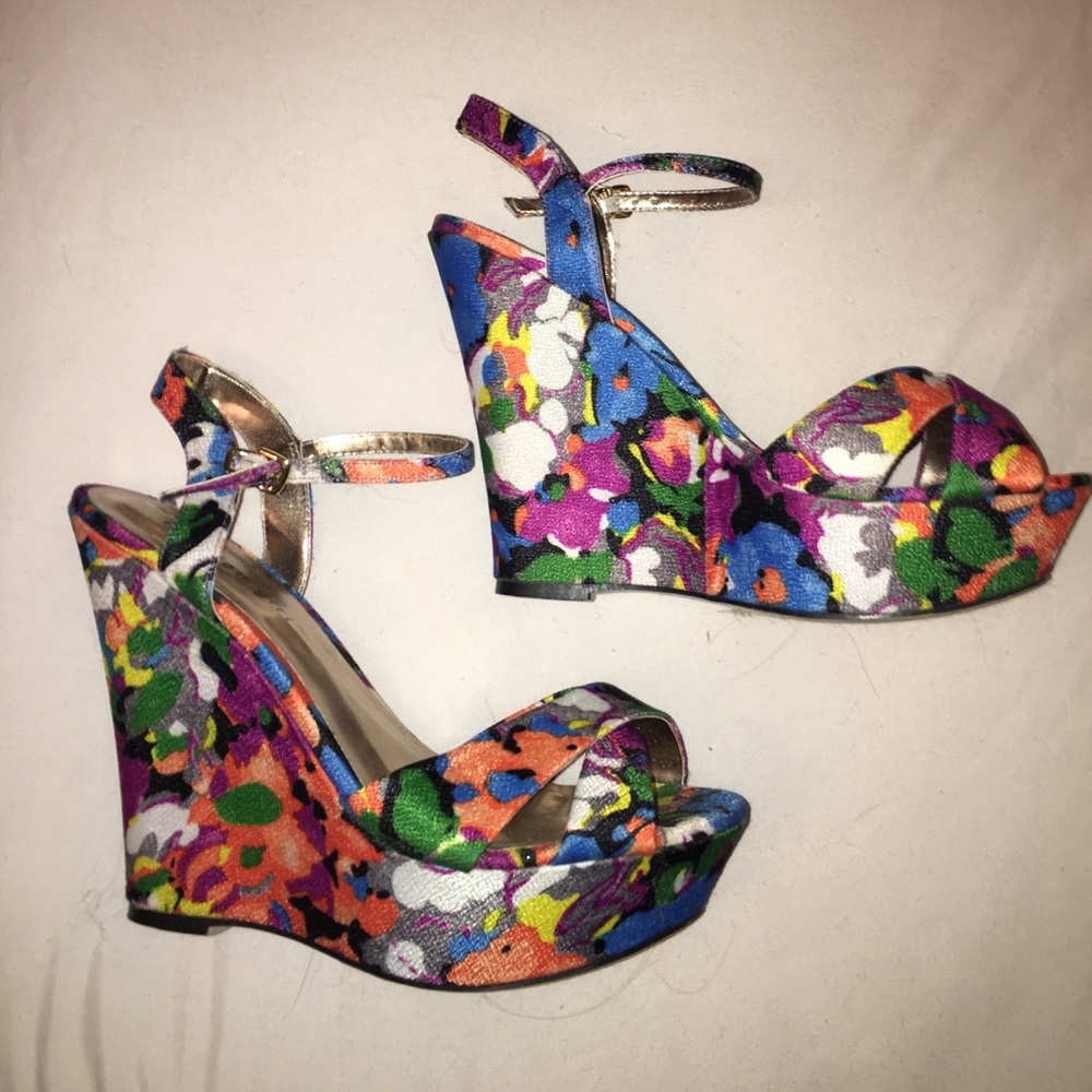 Steve Madden floral wedges