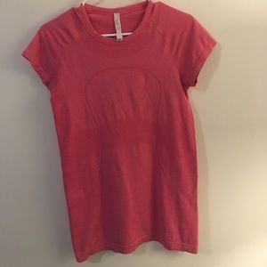 Lululemon tshirt