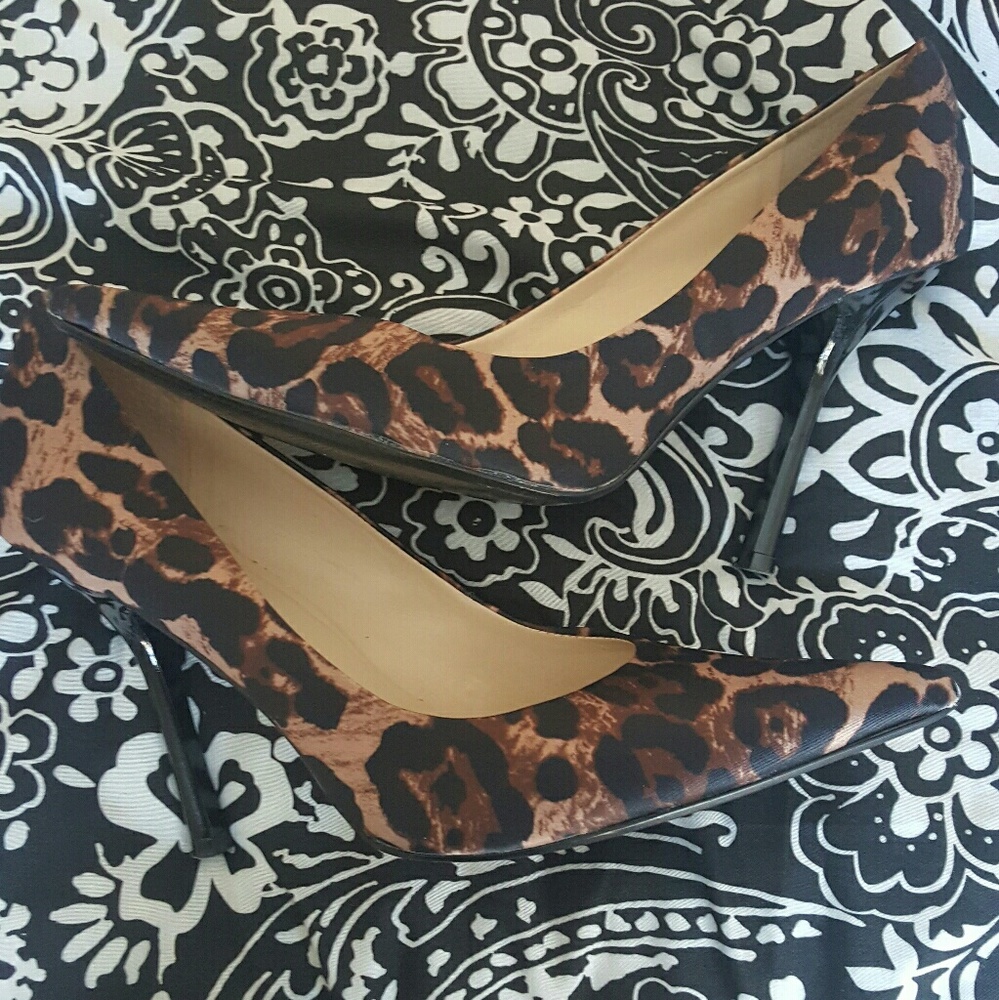 Guess Leopard Print heel