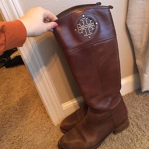 Brown Tory Butch boots!