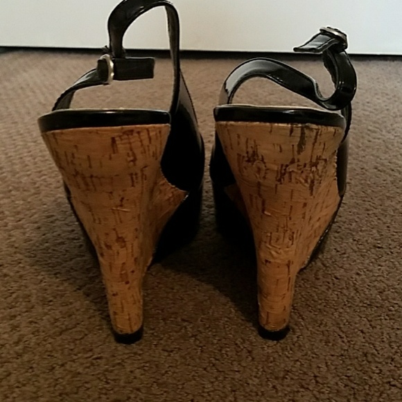 Shoes - Picture 3 of 4