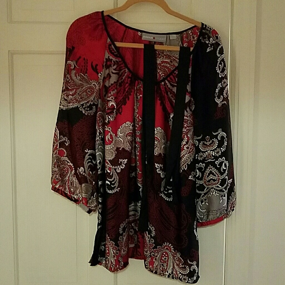 Red 3/4 Sleeve Avenue Blouse