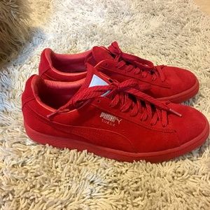 PUMA RED SUEDE CLASSIC SNEAKERS