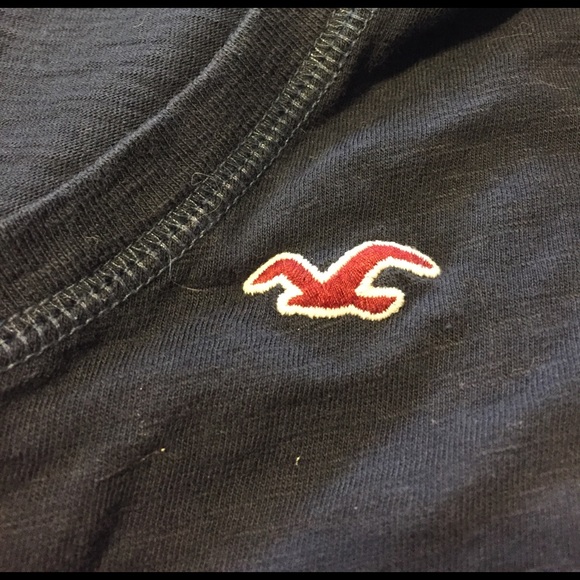 Hollister, size large, navy blue t Shirt - Picture 2 of 4