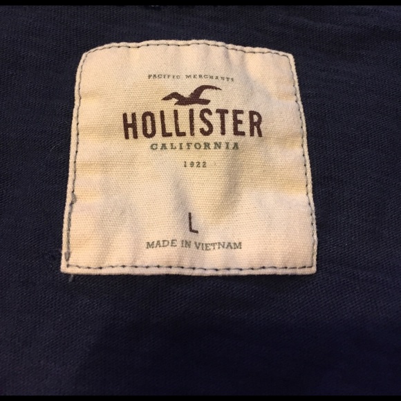 Hollister, size large, navy blue t Shirt - Picture 3 of 4