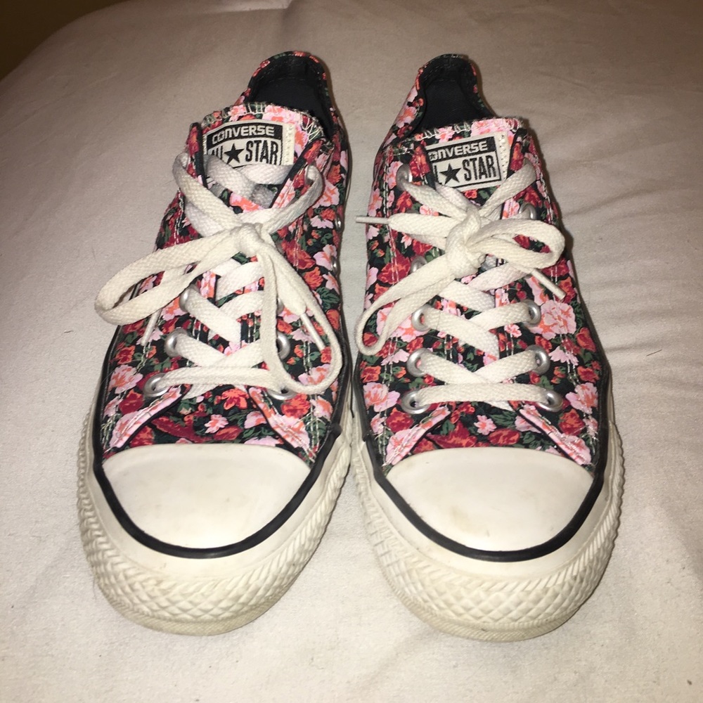 Floral Converse