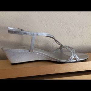 Size 8 silver dress shoe wedge