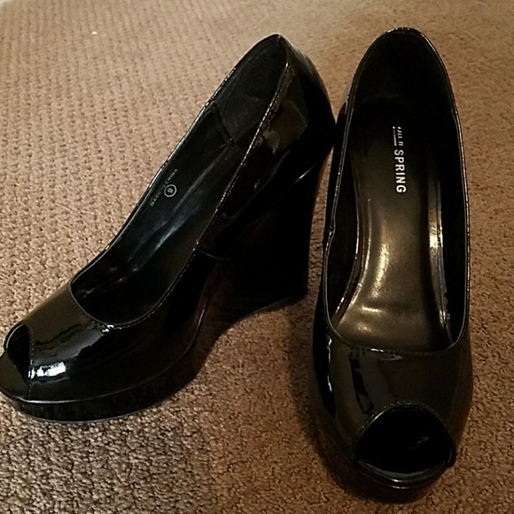 Shoes - Picture 4 of 4