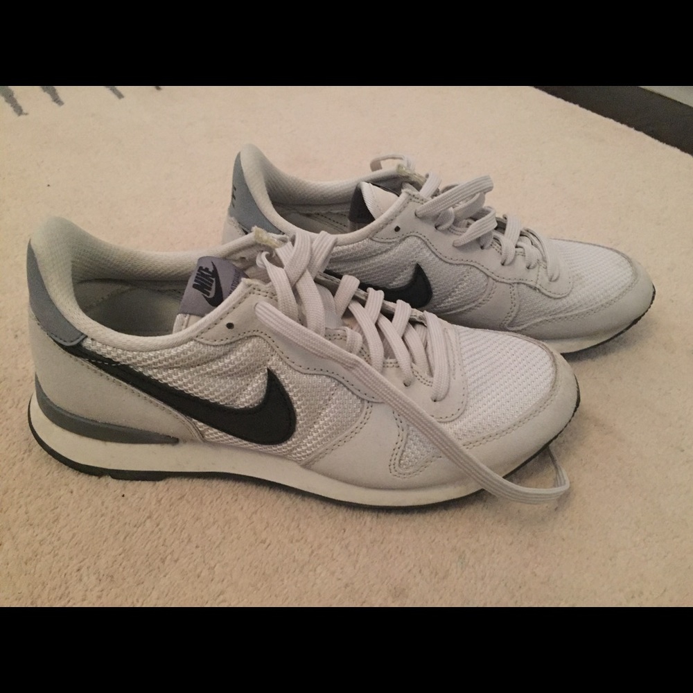 Nike Internationalist Size 8