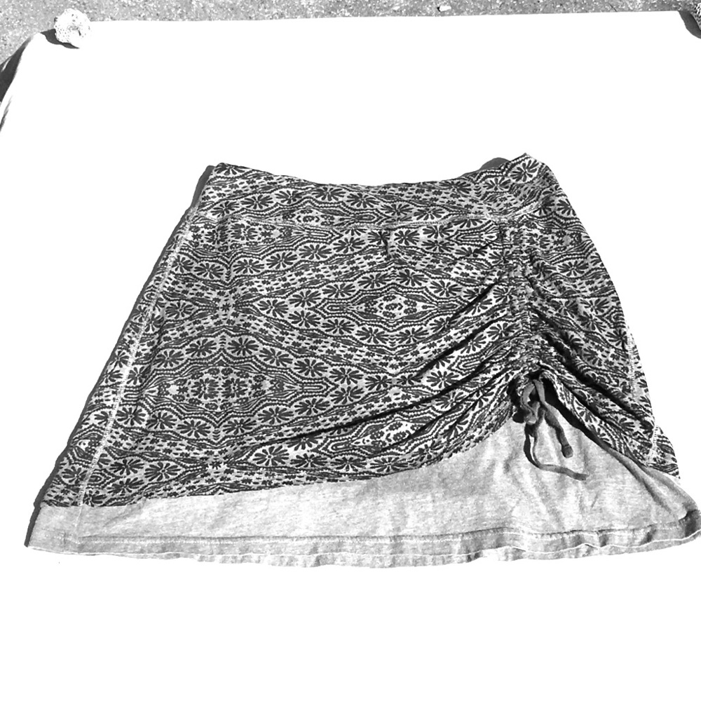 Athleta layered skirt M