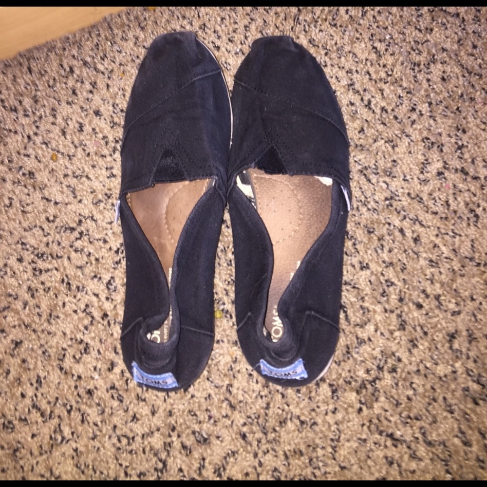 Black toms