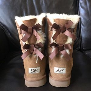 bow tie tan uggs