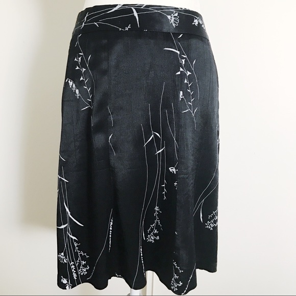 *PRICE DROP!* Black & White Floral A-Line Skirt - Picture 1 of 5