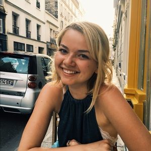 Meet your Posher, Phoebe