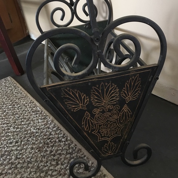 Book /magazine rack - Picture 2 of 3