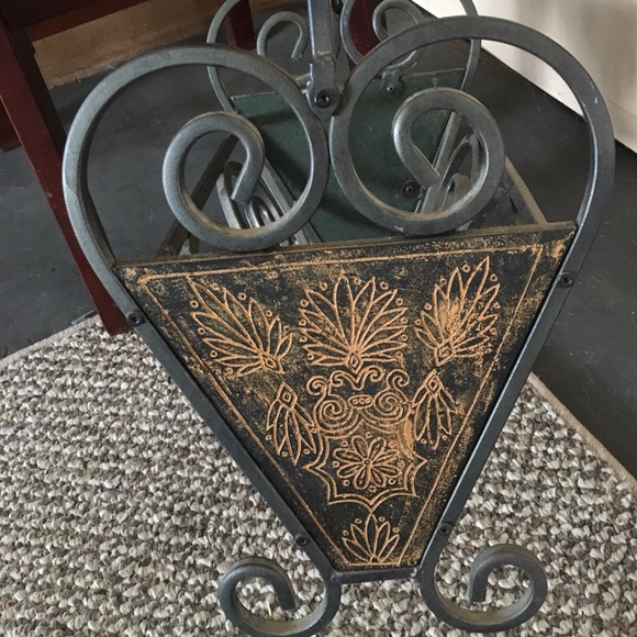 Book /magazine rack - Picture 3 of 3