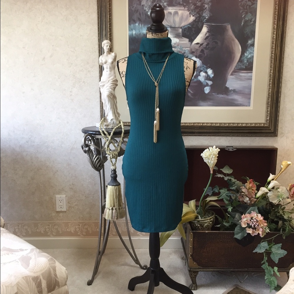 Kendall and Kylie Jenner dress