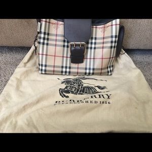 Burberry purse