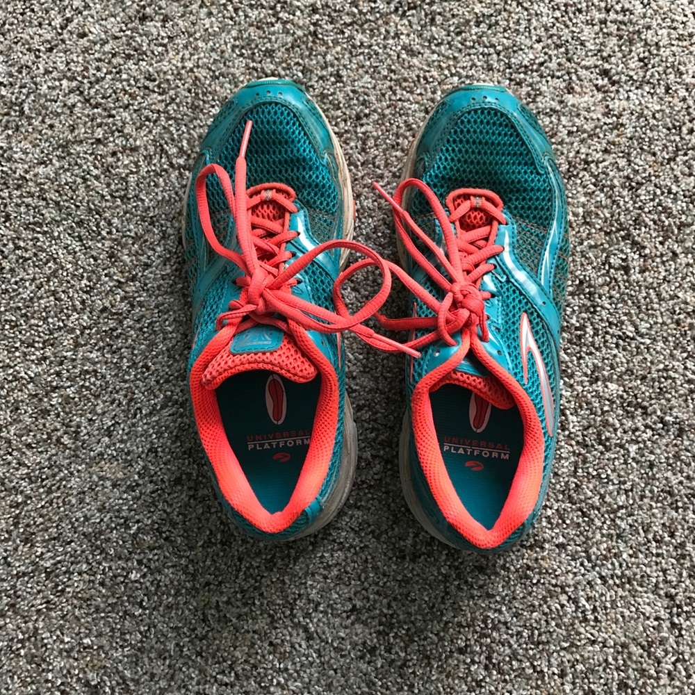 Brooks launch running shoes